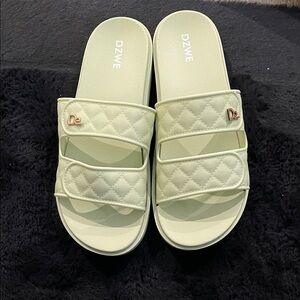 Women's Quilted Slide Sandals - Light Green
